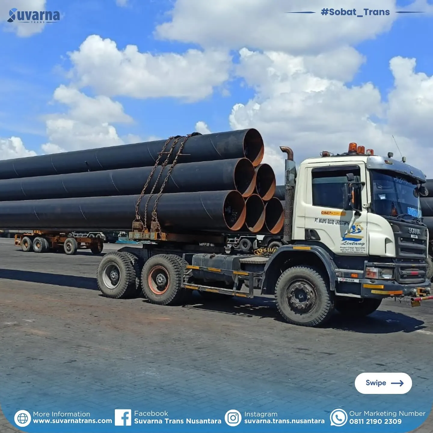 Tiang pancang baja diturunkan dan ditumpuk di yard pelabuhan (6/10)