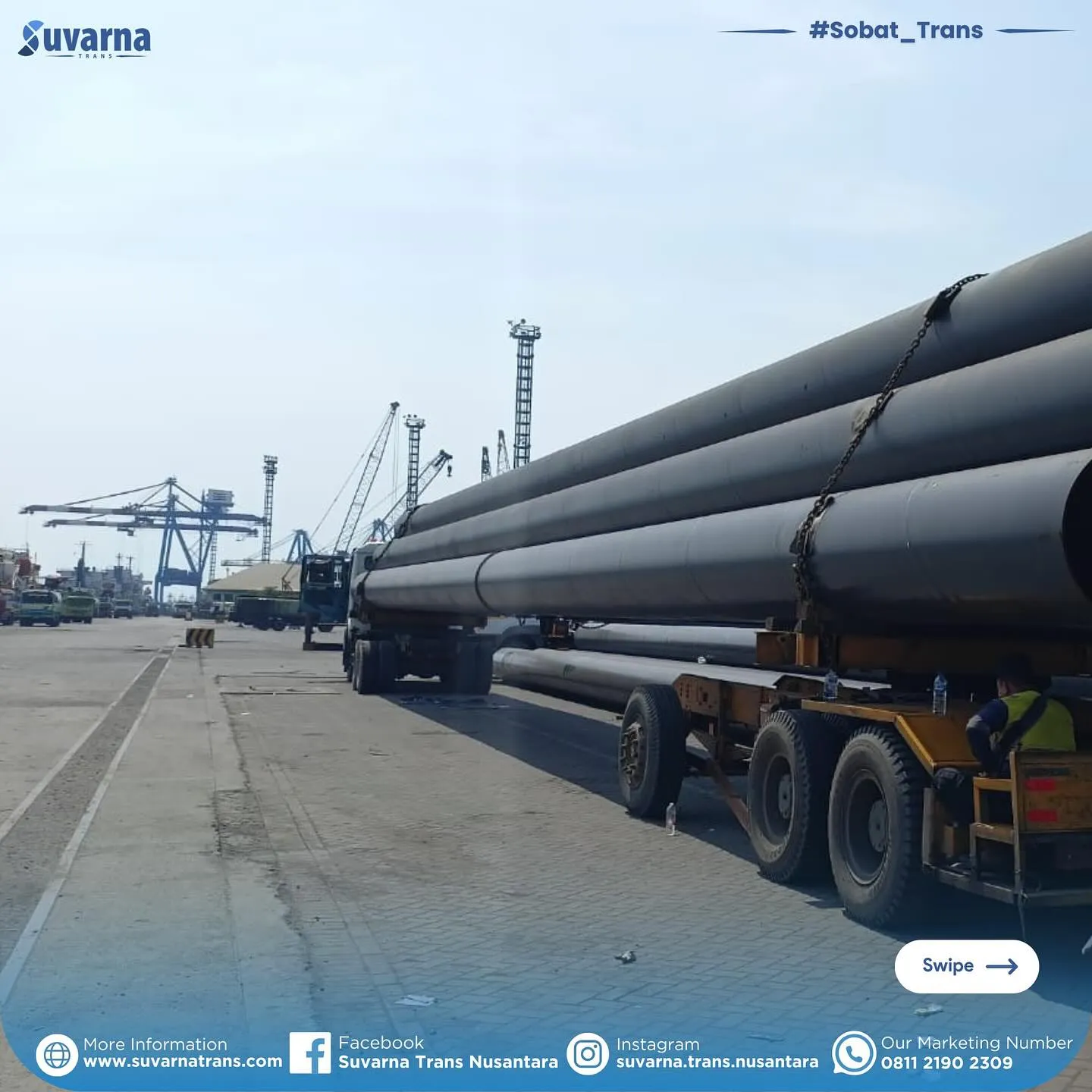Tiang pancang baja diturunkan dan ditumpuk di yard pelabuhan (8/10)