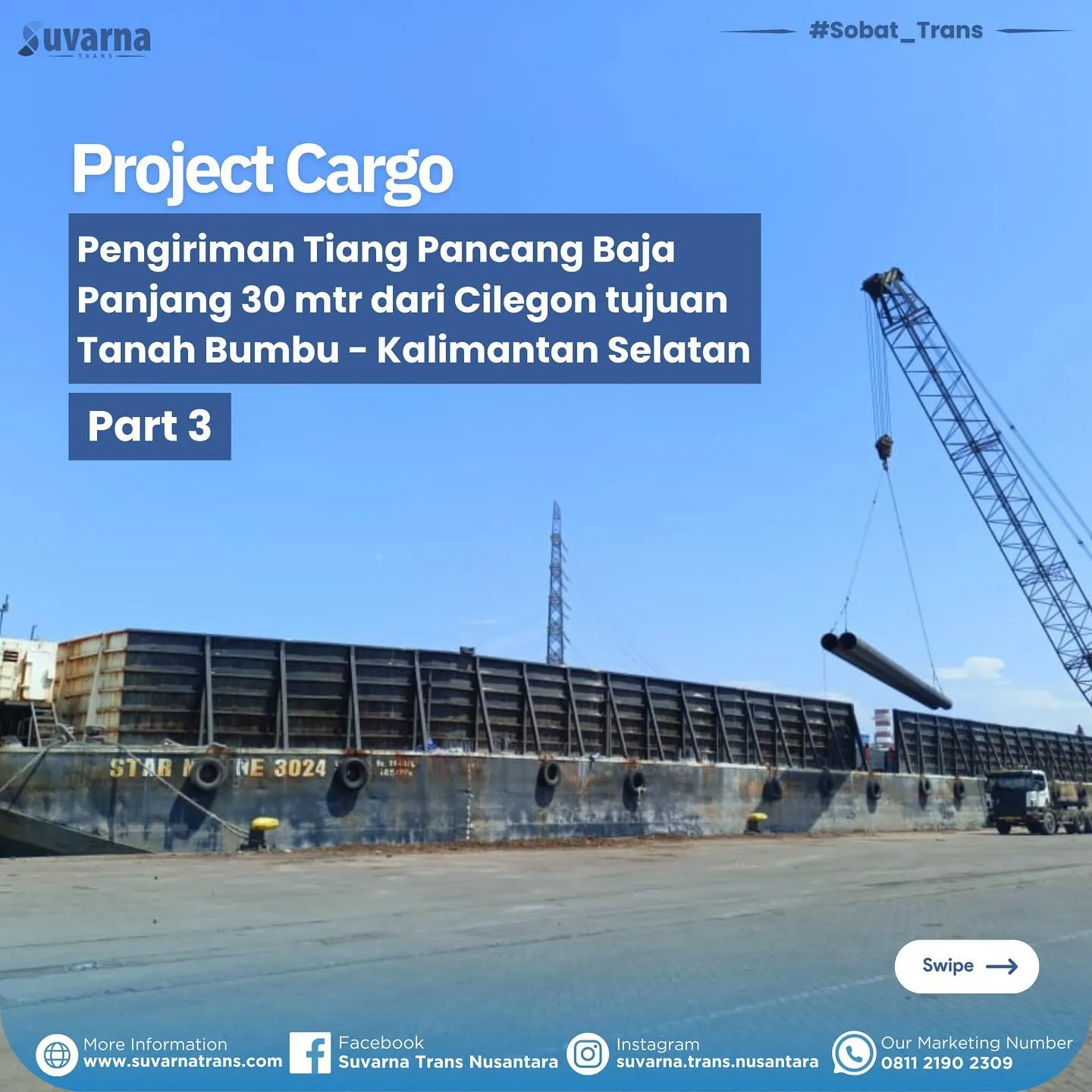 Crane mengangkat tiang pancang baja ke atas tongkang di pelabuhan muat (1/9)