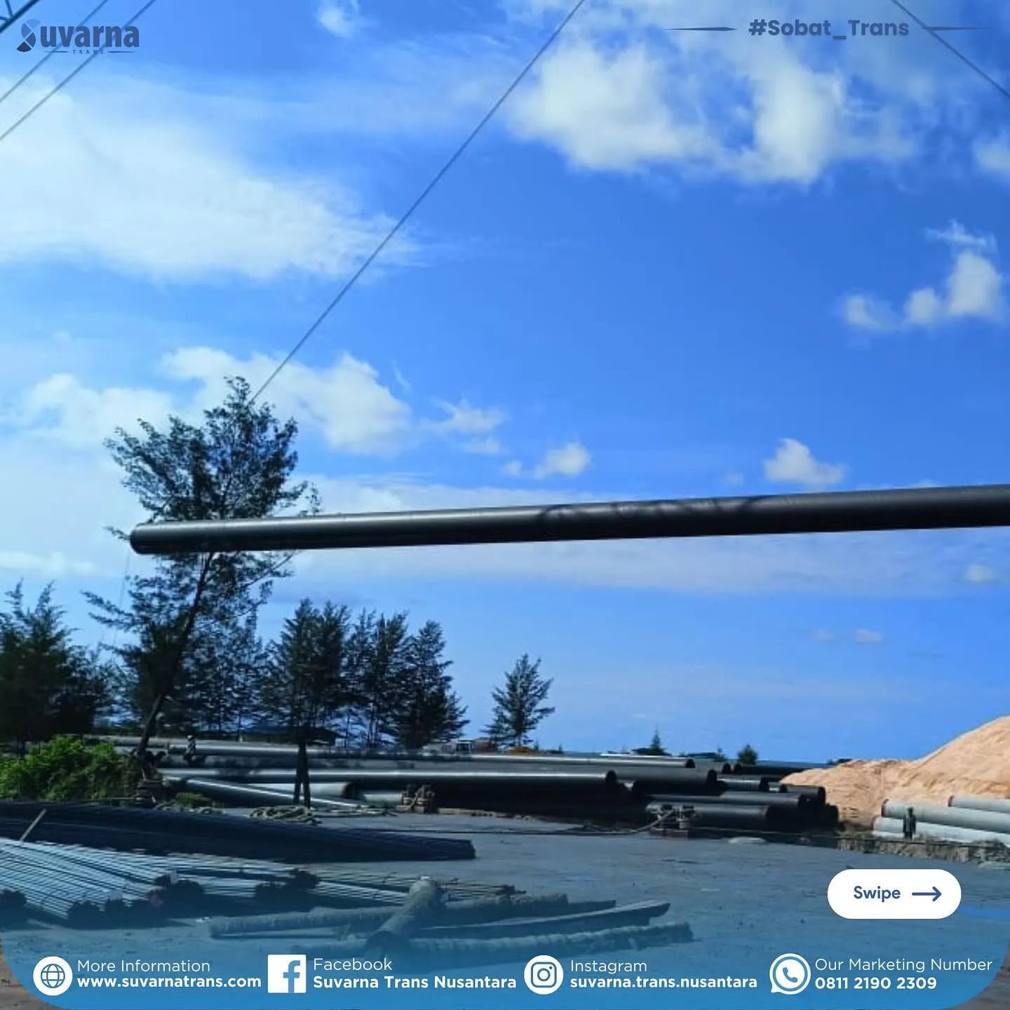 Tiang pancang baja dibongkar dari tongkang di lokasi proyek jetty Tanah Bumbu (4/8)