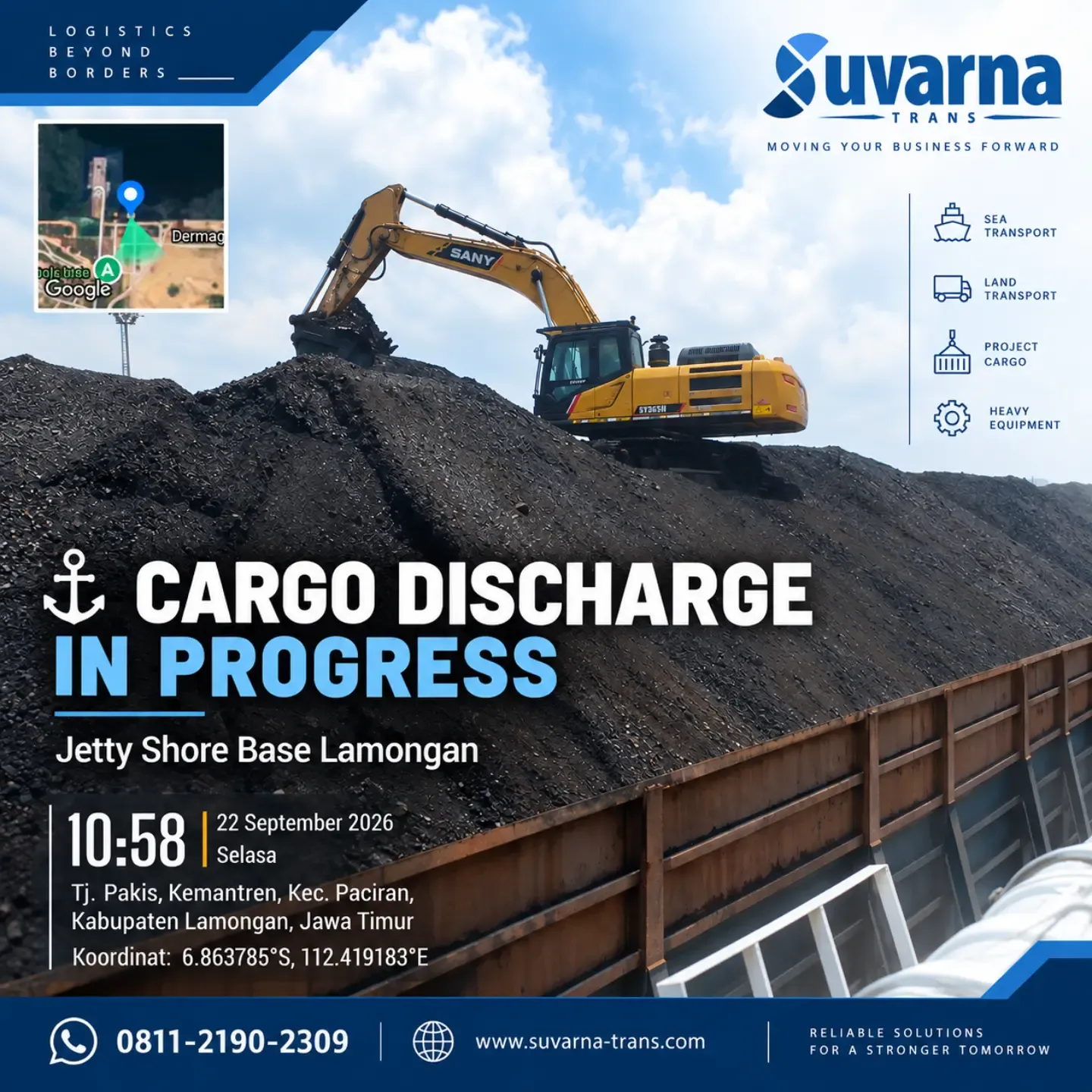 Excavator membongkar batu bara dari tongkang ke dump truck di Jetty Shore Base Lamongan (1/3)
