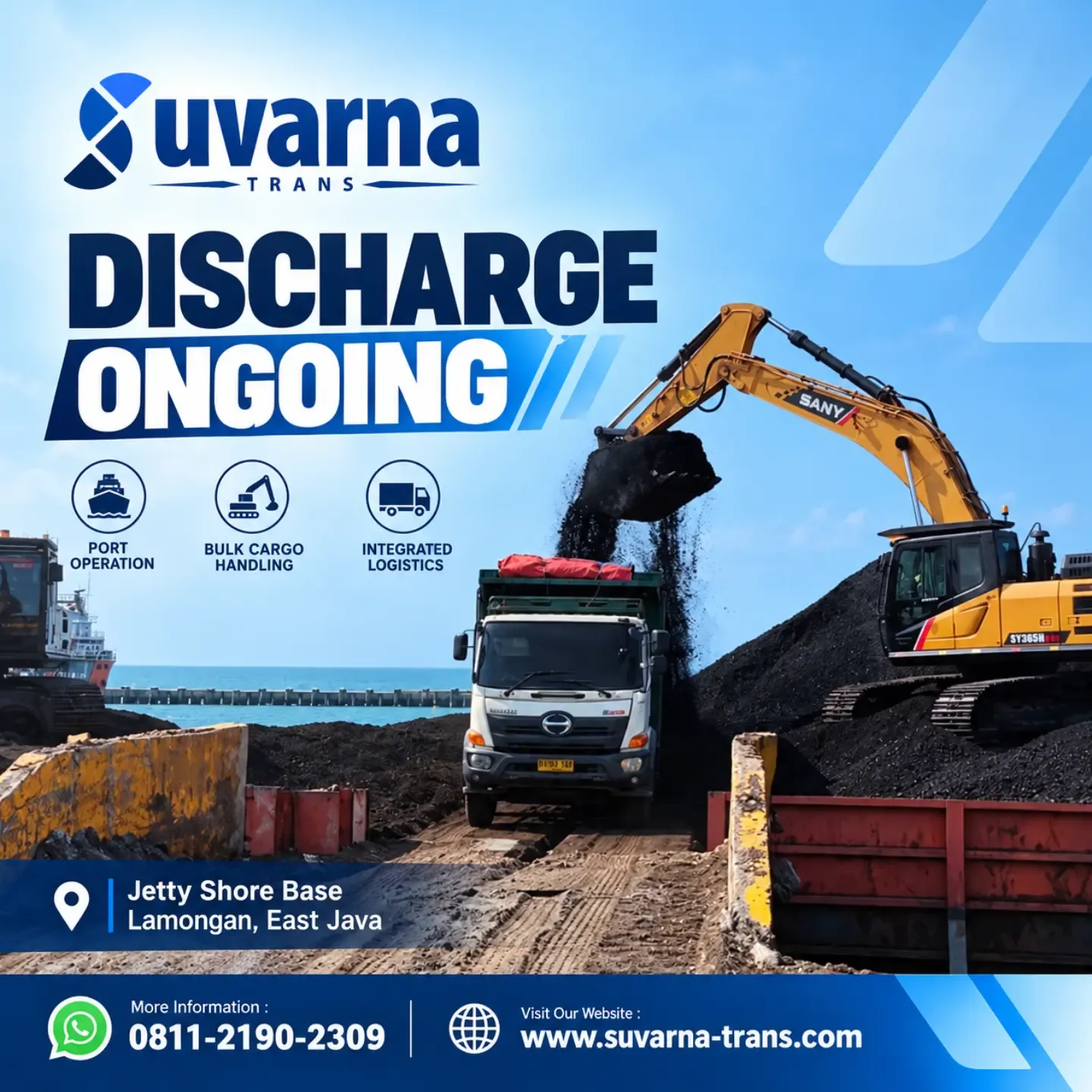 Excavator membongkar batu bara dari tongkang ke dump truck di Jetty Shore Base Lamongan (2/3)